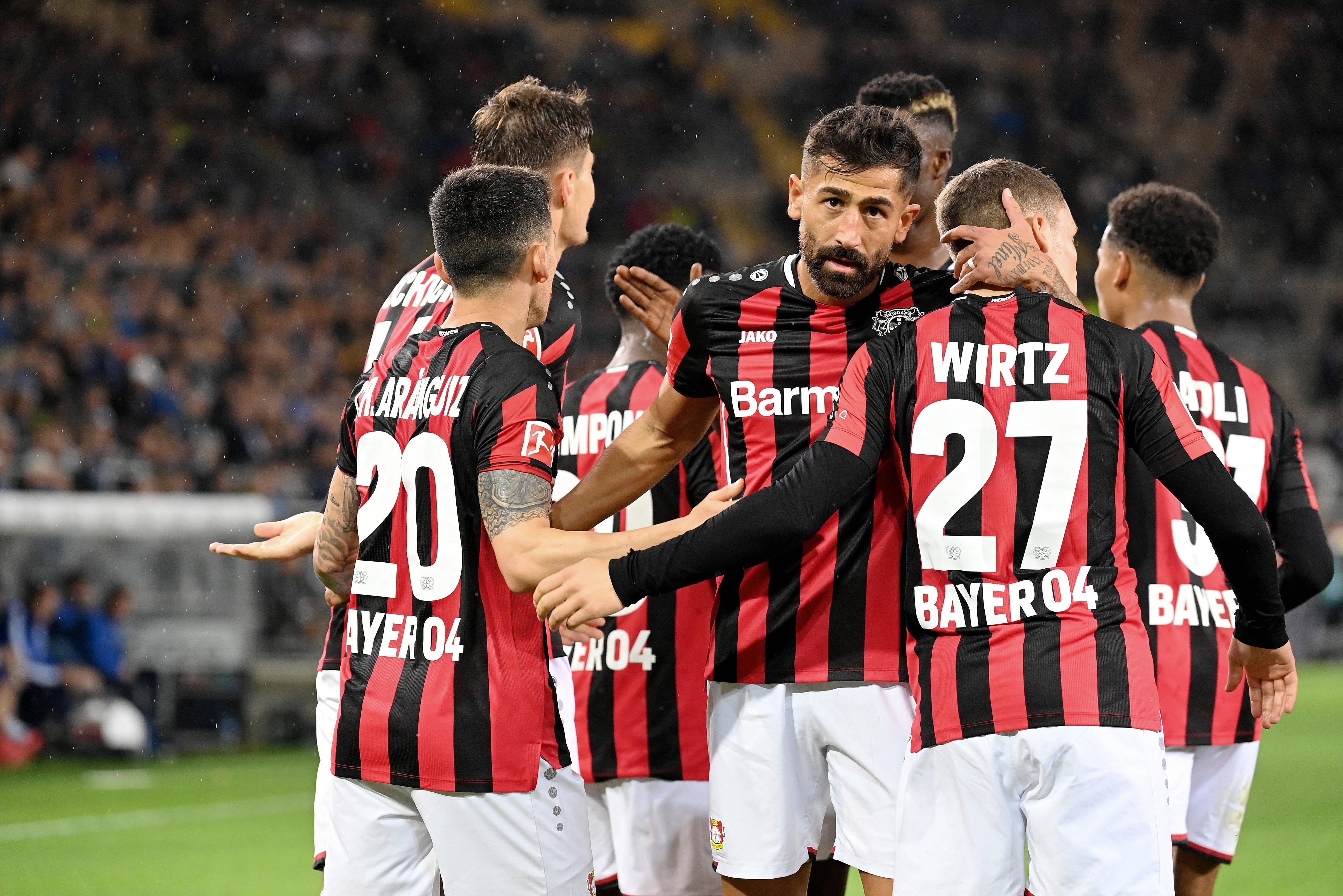 史图加特球员表现抢眼,助球队获得胜利 史图加特球员表现抢眼,助球队获得胜利