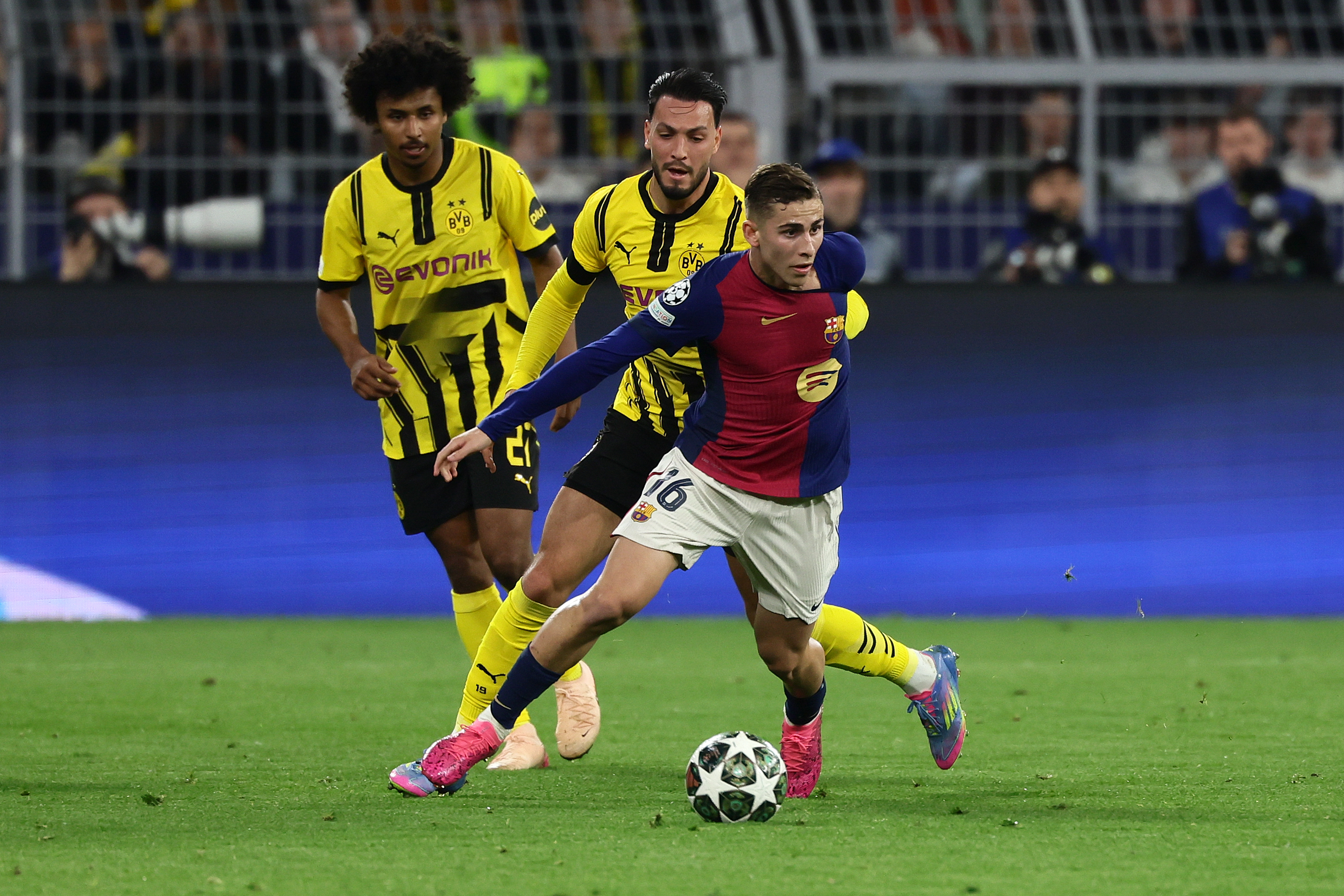 巴塞罗那主场大捷,轻松赢得比赛的简单介绍 巴塞罗那主场大捷,轻松赢得比赛的简单介绍