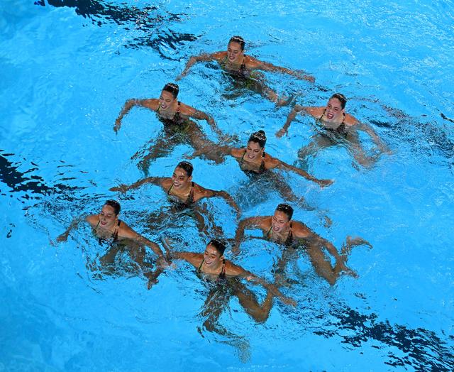 墨西哥选手在游泳比赛中取得胜利 墨西哥选手在游泳比赛中取得胜利