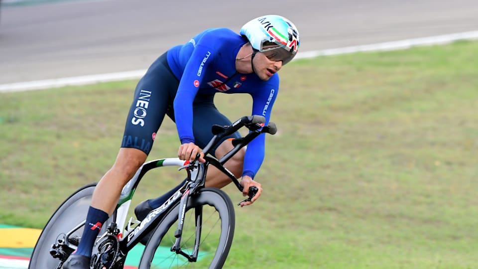 法国选手在自行车比赛中勇夺冠军 法国选手在自行车比赛中勇夺冠军