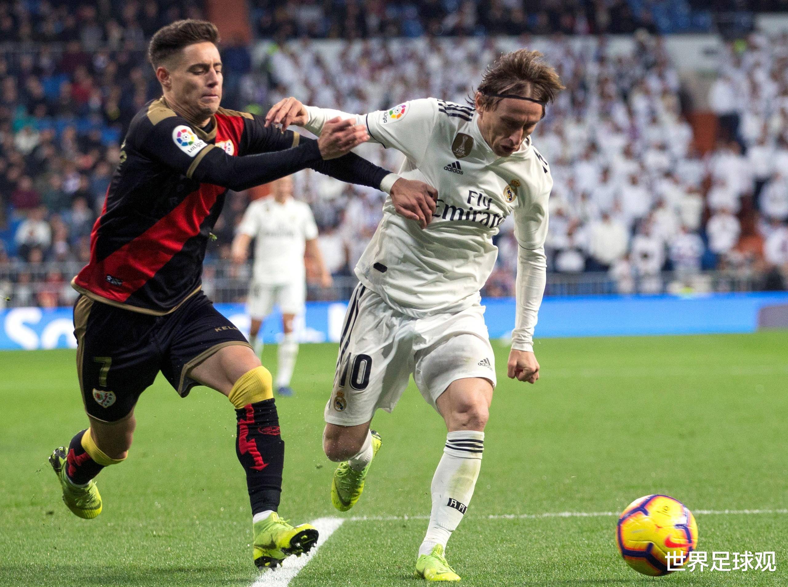 主场球队在比赛中轻松赢得胜利 主场球队在比赛中轻松赢得胜利