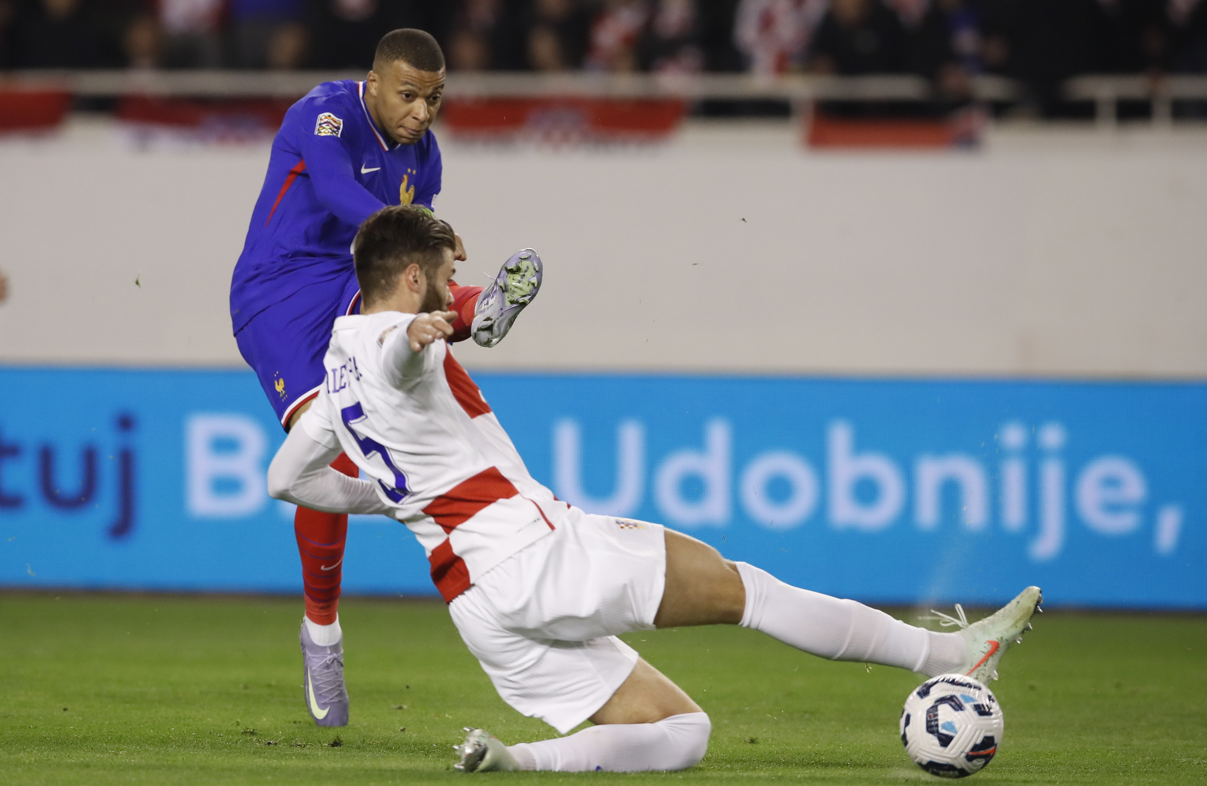 克罗地亚惨败无缘欧国联四强 克罗地亚惨败无缘欧国联四强