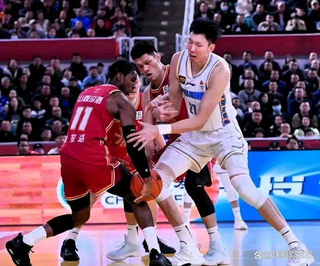 主场作战球队士气高涨,助力取胜 主场作战球队士气高涨,助力取胜