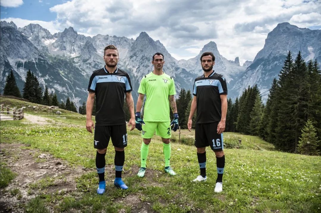 斯洛伐克队主场大捷,欧洲杯梦想重燃 斯洛伐克队主场大捷,欧洲杯梦想重燃