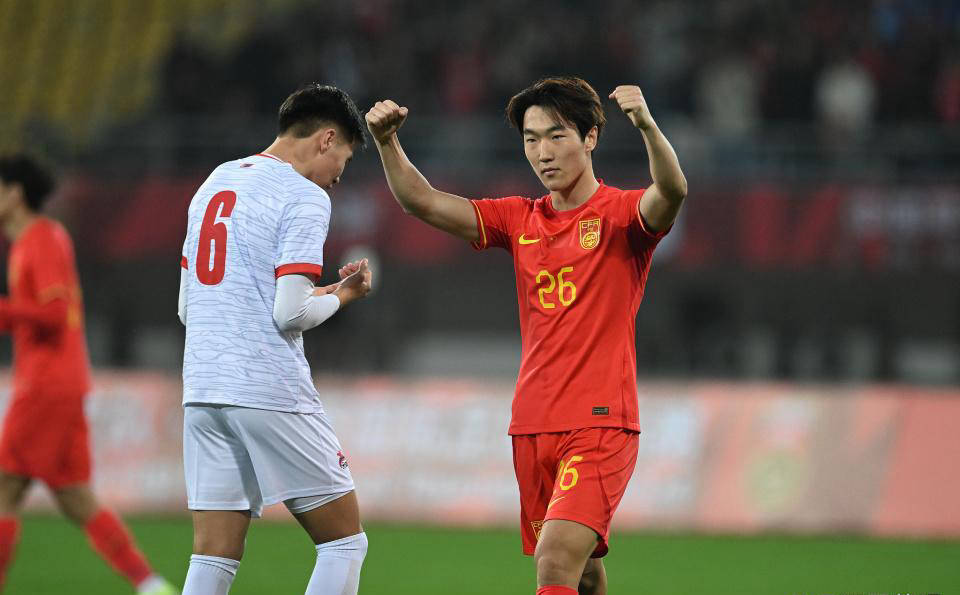 科尔多巴队长带领球员操练备战接下来比赛