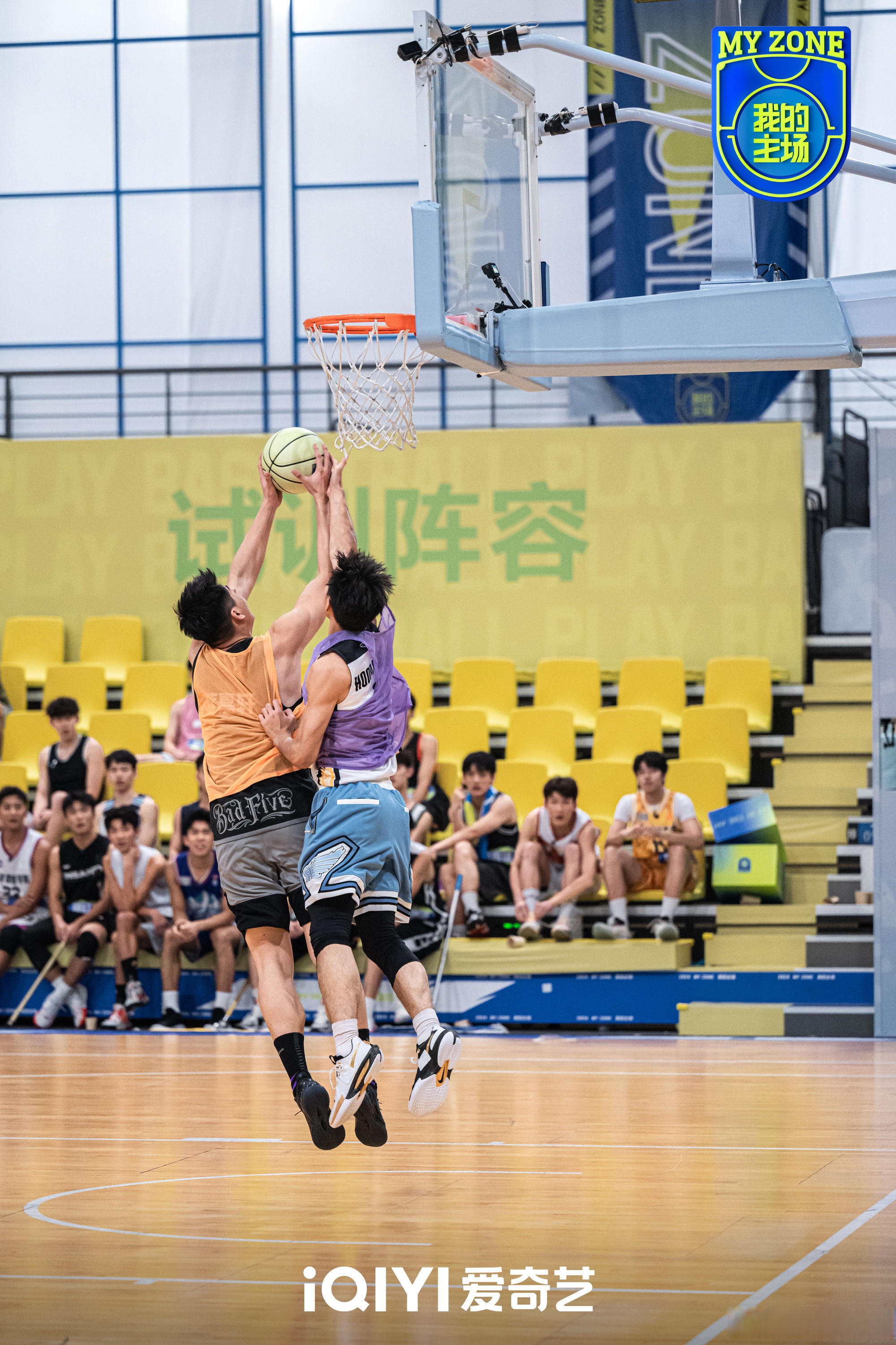 精彩比赛不断上演,燃爆球场现场 精彩比赛不断上演,燃爆球场现场