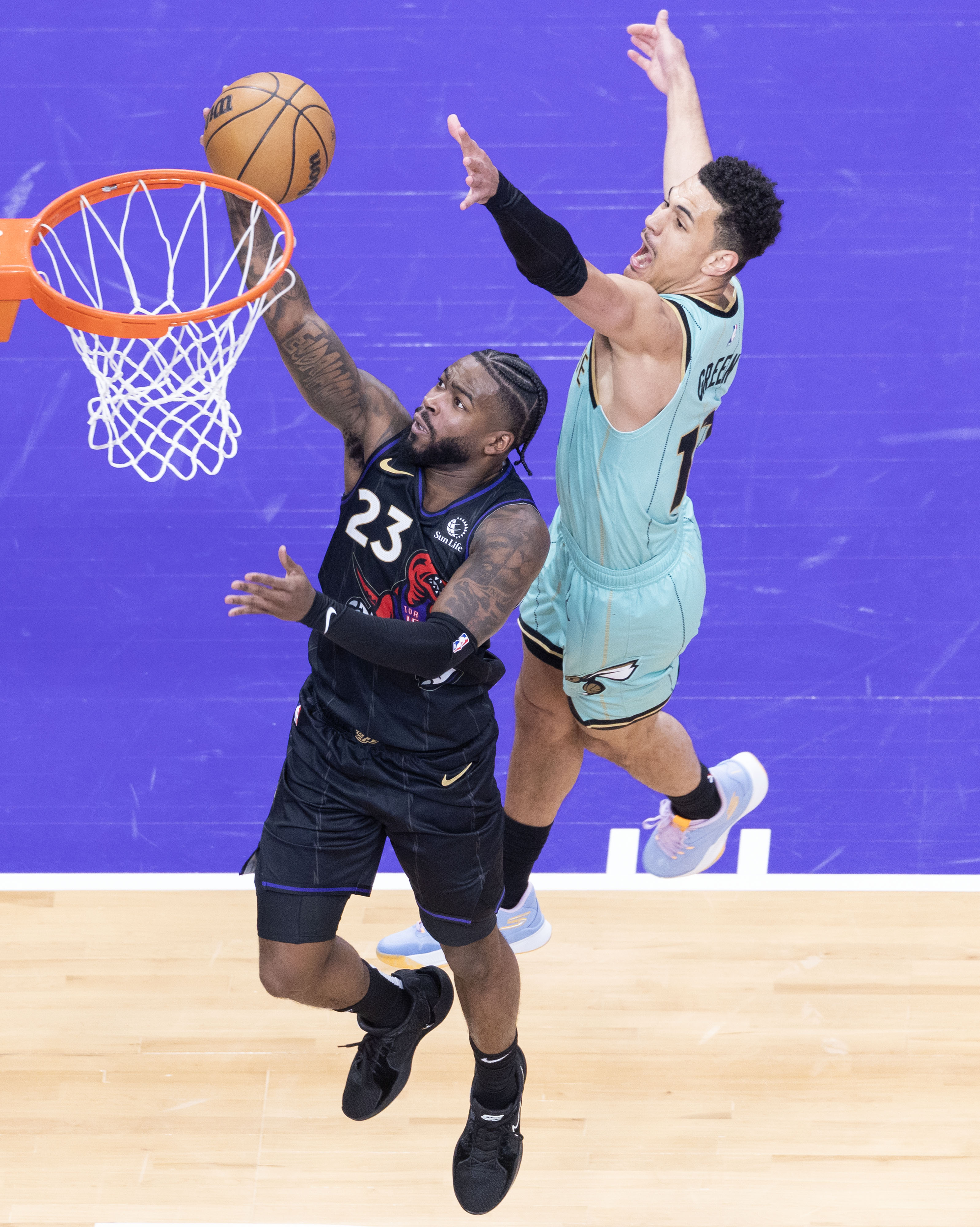 猛龙队战胜对手,进一步巩固季后赛席位 猛龙队战胜对手,进一步巩固季后赛席位