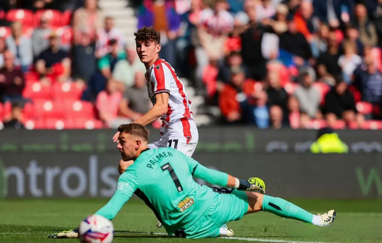 比赛中球队实力均衡展现悬念