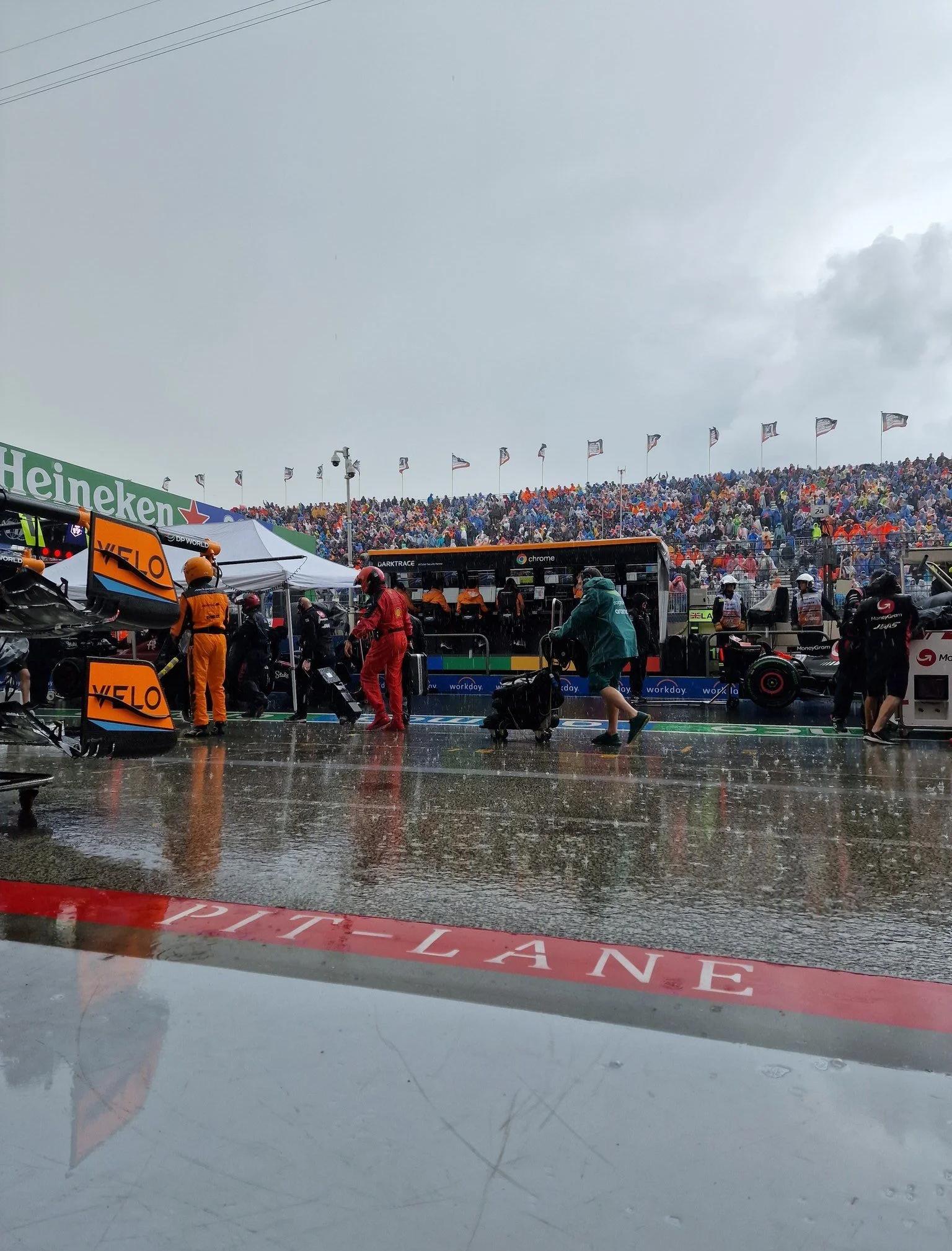 荷兰选手取得自行车比赛胜利 荷兰选手取得自行车比赛胜利