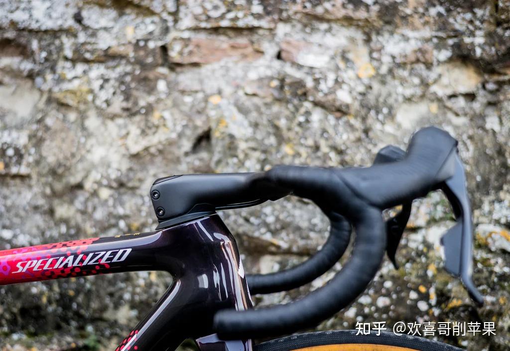 荷兰选手取得自行车比赛胜利 荷兰选手取得自行车比赛胜利