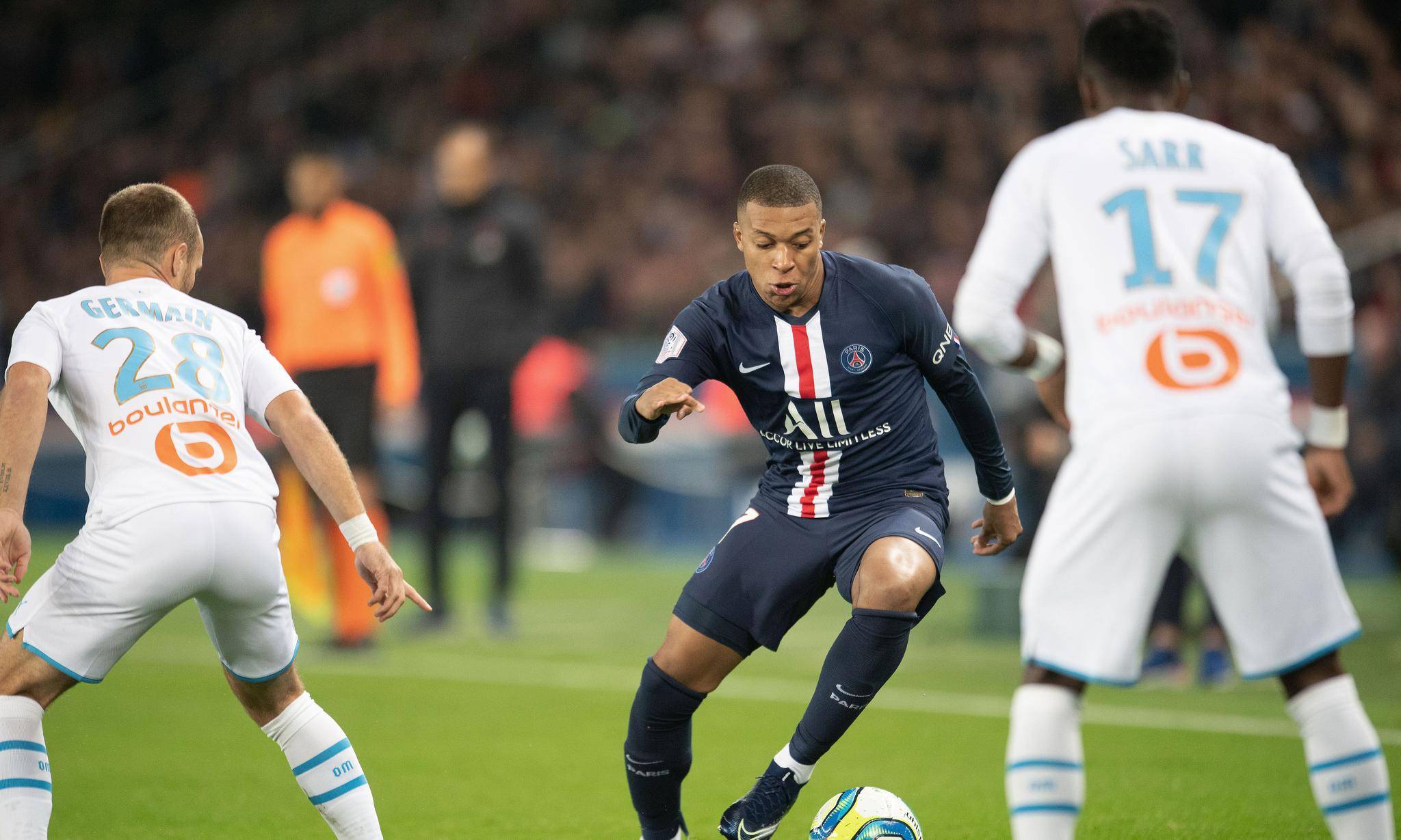 法国联赛争夺激烈,球队斗志高昂! 法国联赛争夺激烈,球队斗志高昂!