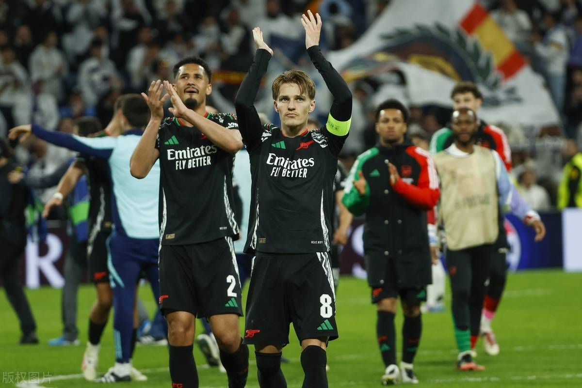 关于皇家马德里横扫那不勒斯,锁定强席位的信息 关于皇家马德里横扫那不勒斯,锁定强席位的信息