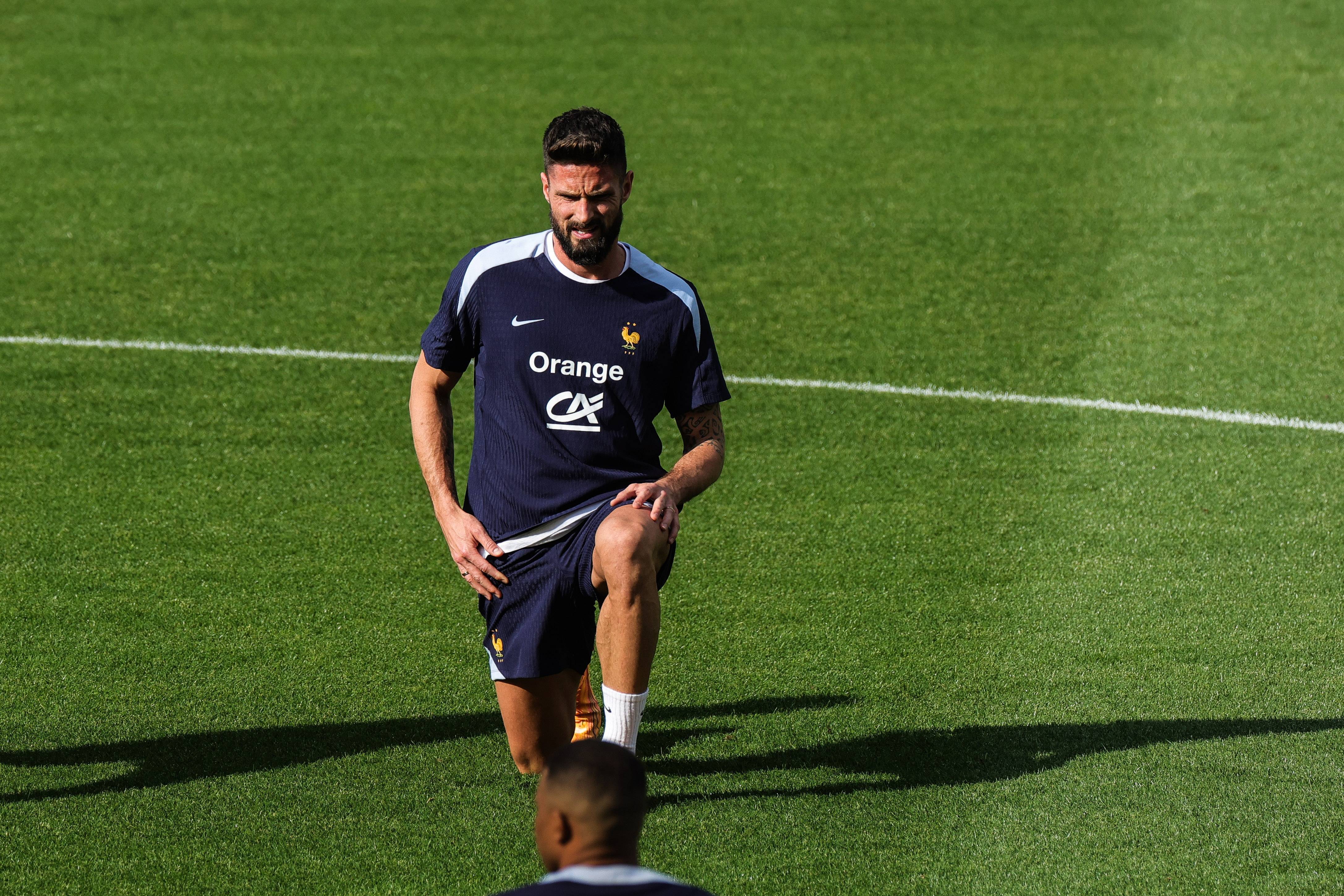 法国足球联赛呈现激烈角逐局面 法国足球联赛呈现激烈角逐局面