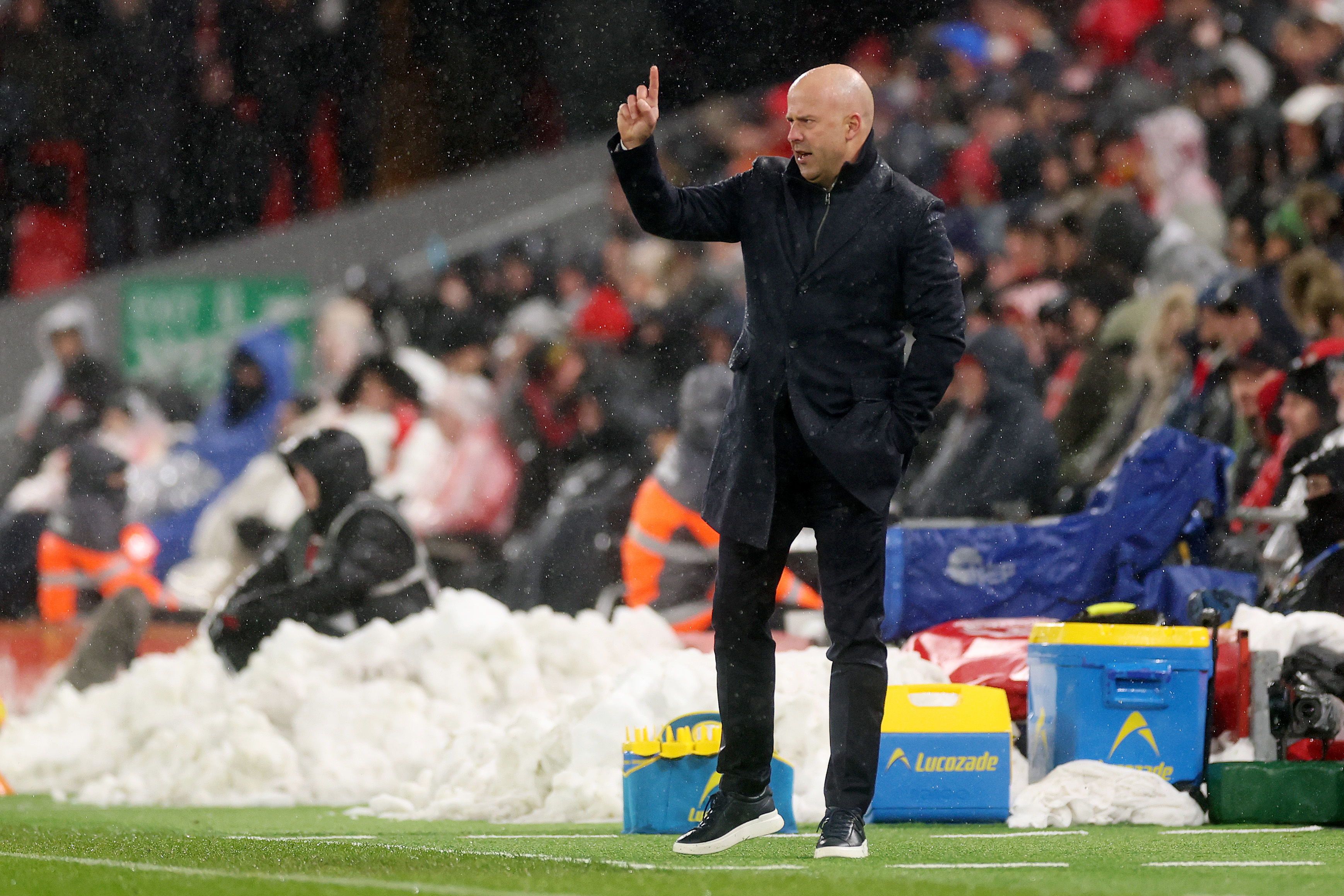 利物浦后防线遭受挫折,防守问题待解决的简单介绍 利物浦后防线遭受挫折,防守问题待解决的简单介绍