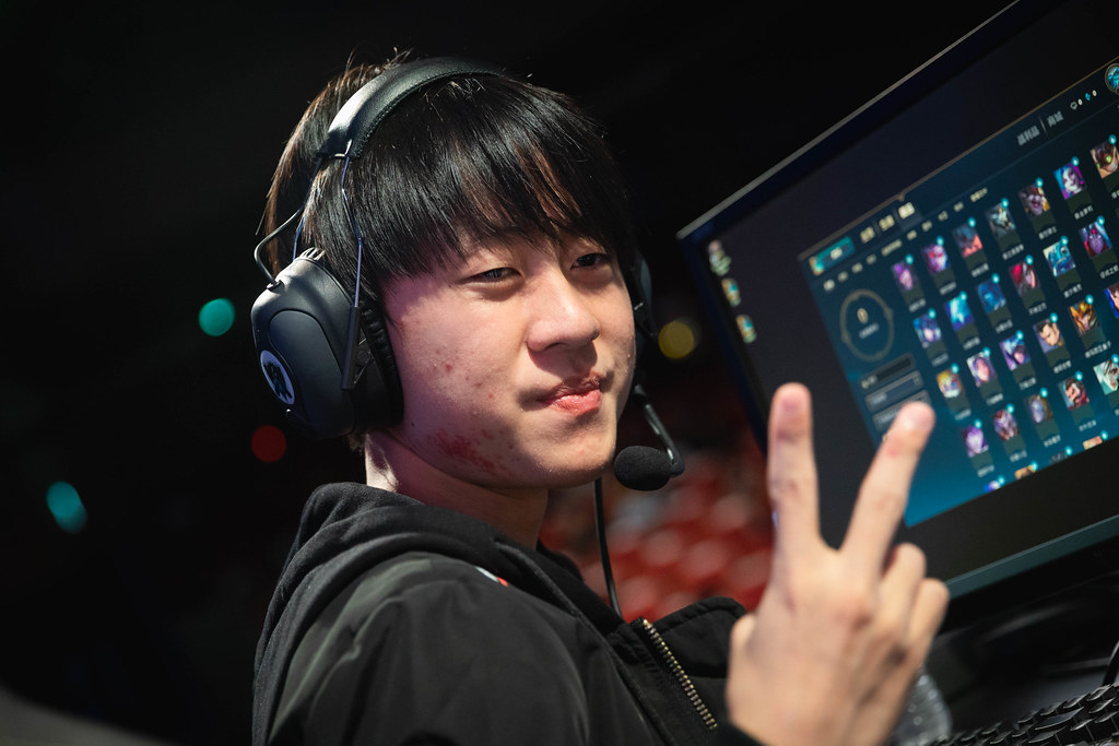 包含卫冕冠军雄心昂扬,意欲卫冕无数的词条 包含卫冕冠军雄心昂扬,意欲卫冕无数的词条