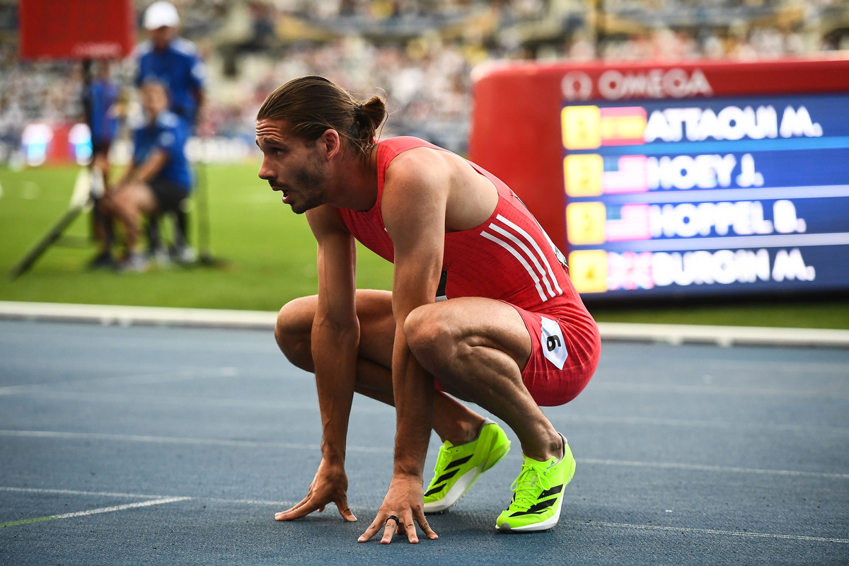 法国田径选手以微弱优势夺冠 法国田径选手以微弱优势夺冠