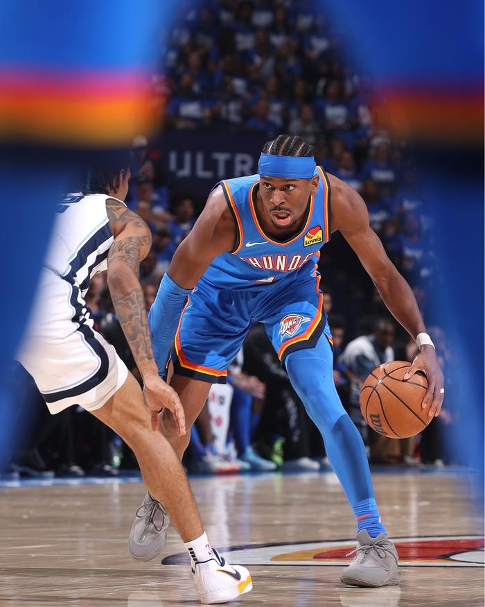 雷霆主场力克灰熊，取得胜利