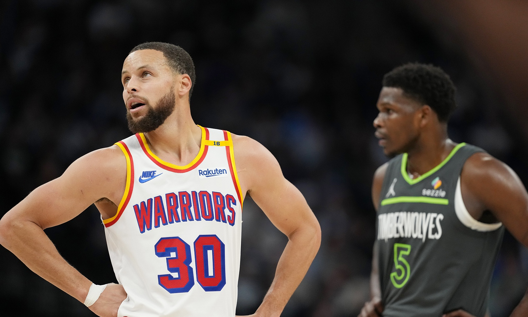 尼克斯击败马刺，雷吉拉盖特神勇的简单介绍